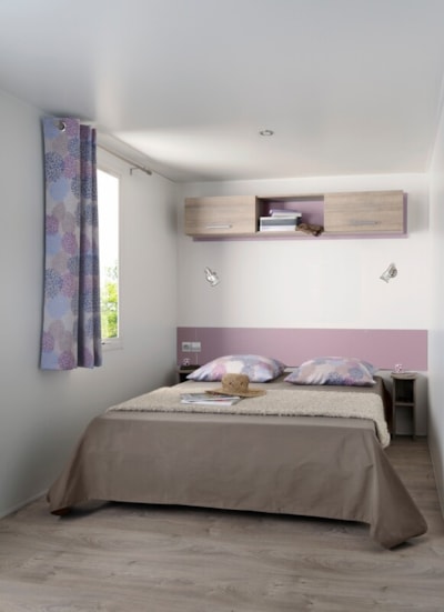 Mobil-home Standard 32m² (3 bedrooms) + TV + Covered Terrace - Sunday arrival + BBQ — 2