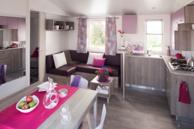 Mobil-home Standard 32m² (3 bedrooms) + TV + Covered Terrace - Sunday arrival + BBQ — 3