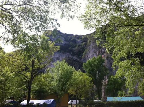 Kampeerplaats(en) - Standplaats: Auto + Tent Of Caravan - image n°3 - Camping Le Pequelet
