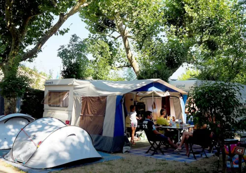 Kampeerplaats(en) - Standplaats: Auto + Tent Of Caravan - image n°8 - Camping Le Pequelet