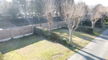 Stellplatz - Pauschale A : Stellplatz Mit Strom - - Camping Les Jardins de l'Atlantique