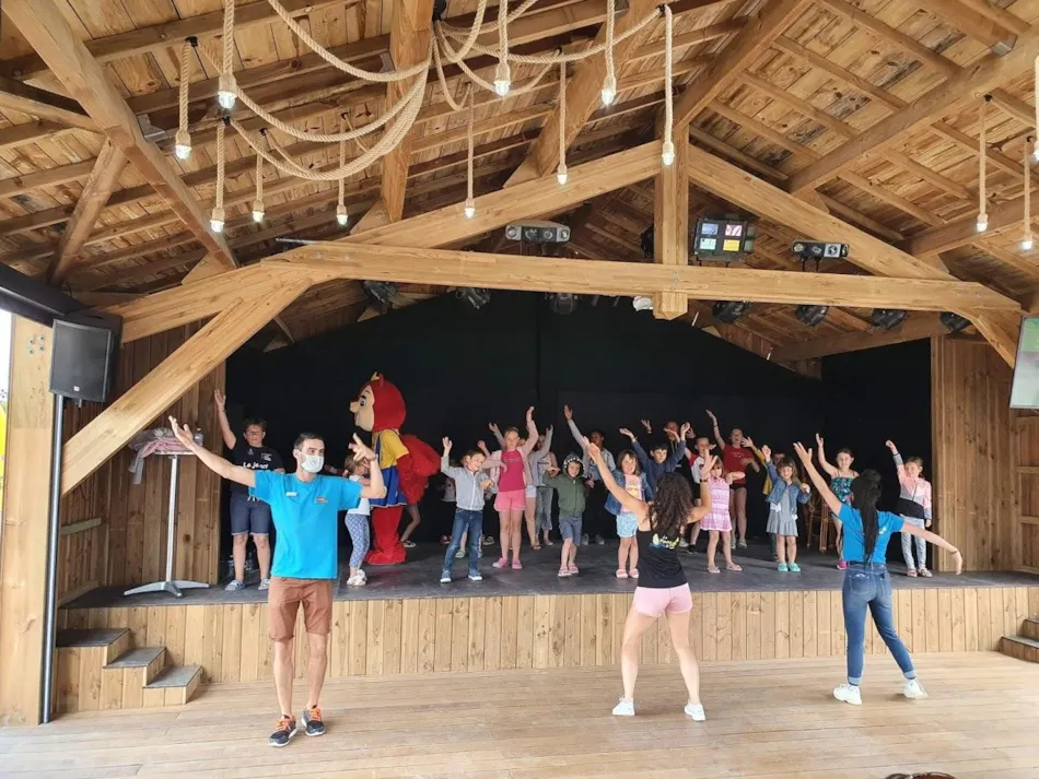 YELLOH! VILLAGE -  LA POMME DE PIN