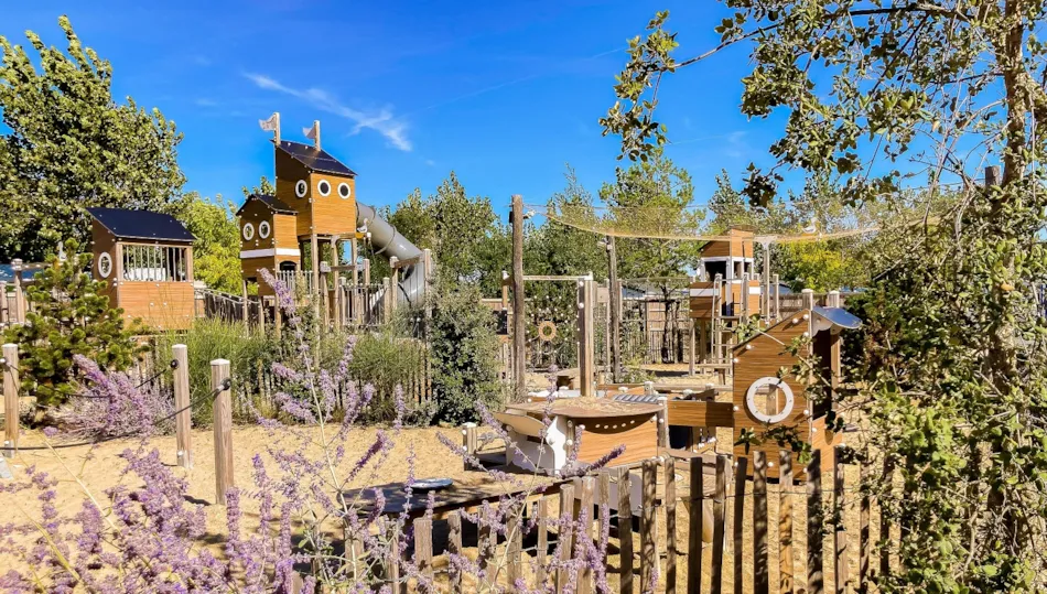 YELLOH! VILLAGE -  LA POMME DE PIN