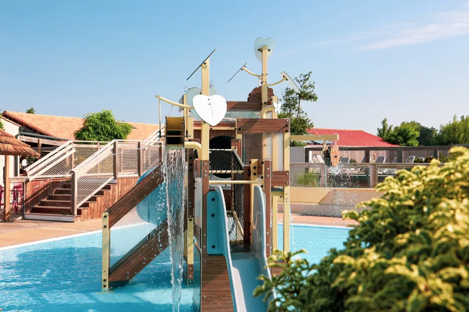 YELLOH! VILLAGE -  LA POMME DE PIN