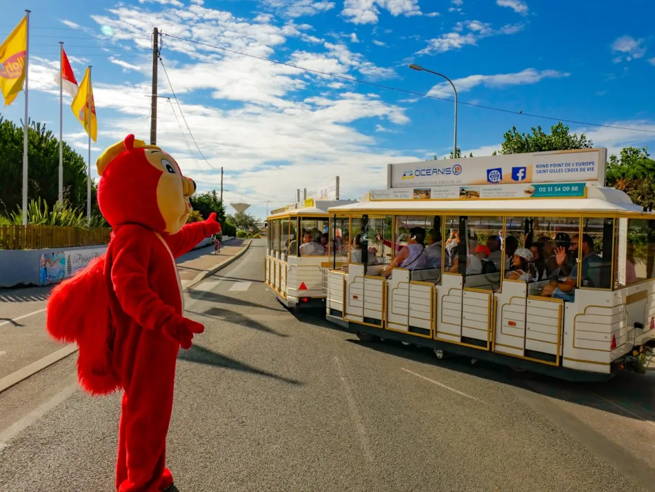 YELLOH! VILLAGE -  LA POMME DE PIN