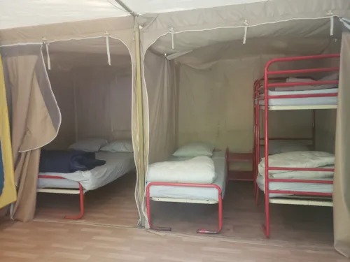 Accommodation - Equipped Tent 5 Peoples Without Toilet Blocks - image n°4 - Camping Le Moulin d'Onclaire