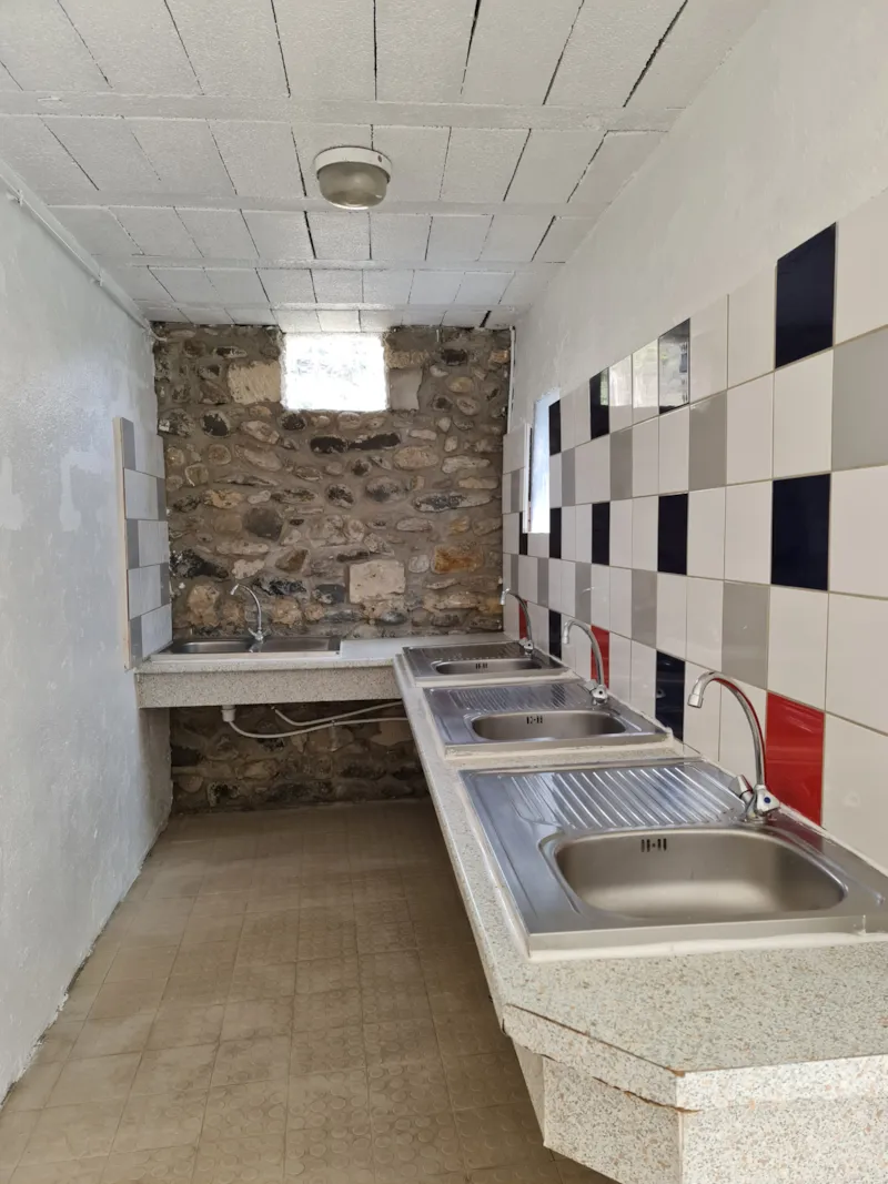 Emplacement Tente 40 M2 Pour 1 Randonneur, Cycliste Ou Motard