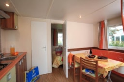 Accommodation - Mobil-Home Super Astria 1 Bedroom + Tv + Sheltered Terrace + Wifi - Camping Paradis L'Arada Parc