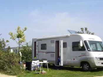 Kampeerplaats(en) - Standplaats *** 100 M² - Camping Paradis L'Arada Parc