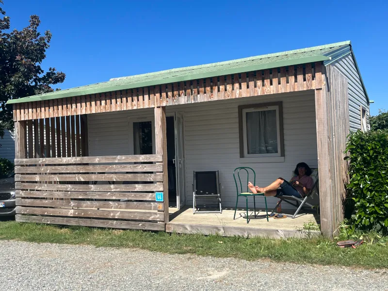 Chalet Essentiel 2 Chambres + Terrasse Couverte + 1 Connexion Wifi