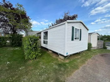 Location - Mobil-Home Equilibre 2 Chambres + Espace Lit Bébé + Tv + Terrasse Couverte + 1 Connexion Wifi - Camping Paradis L'Arada Parc