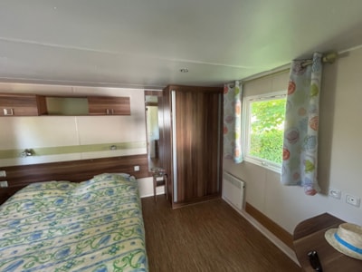 Mobil-home HELIOS adapted to the people with reduced mobility 2 bedrooms + Tv + opened terrace + wifi for 1 device