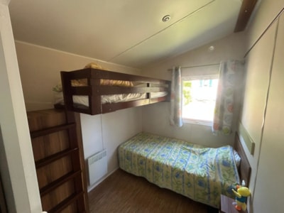 Mobil-home HELIOS adapted to the people with reduced mobility 2 bedrooms + Tv + opened terrace + wifi for 1 device