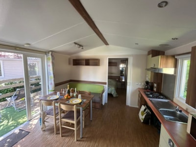 Mobil-home HELIOS adapted to the people with reduced mobility 2 bedrooms + Tv + opened terrace + wifi for 1 device