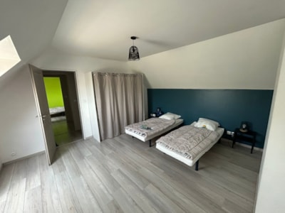 House 4 bedrooms with living room and kitchen, terrace , 2 bathrooms
