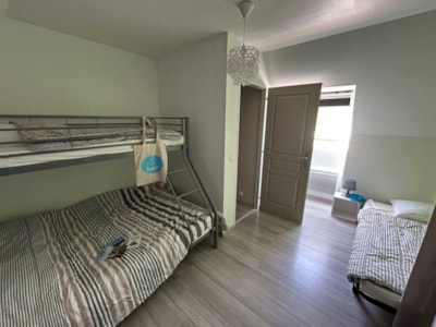 House 4 bedrooms with living room and kitchen, terrace , 2 bathrooms