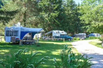 Stellplatz - Stellplatz Confort 3* -  Strom 16 Amp - Sites et Paysages De Vaubarlet