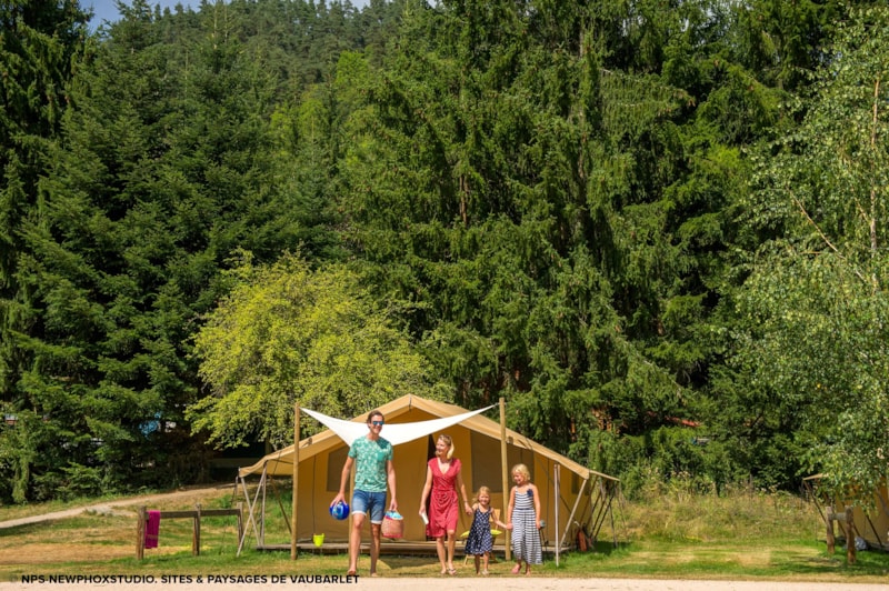 Canadian tent - original accomodation 3*