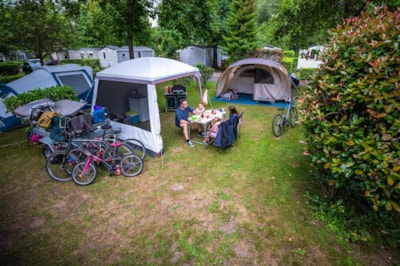 Pitch: car + tent/caravan — 2