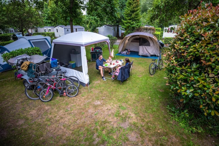 Forfait Emplacement (Caravane - Tente - Van - Camping Car / 1 Véhicule) Base : 2Pers.