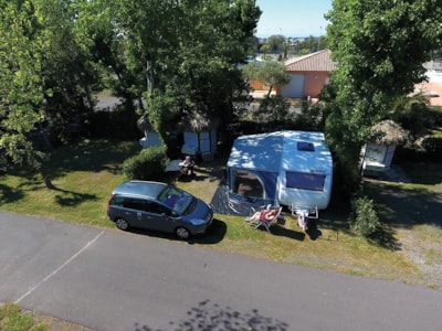 CAMP-SITE PITCH WITH PRIVATE SANITARY — 2
