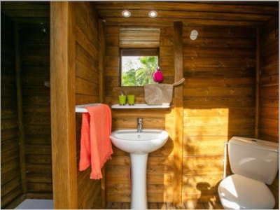 CAMP-SITE PITCH WITH PRIVATE SANITARY — 4