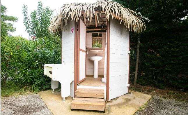 Emplacement Camping Avec Sanitaire Prive