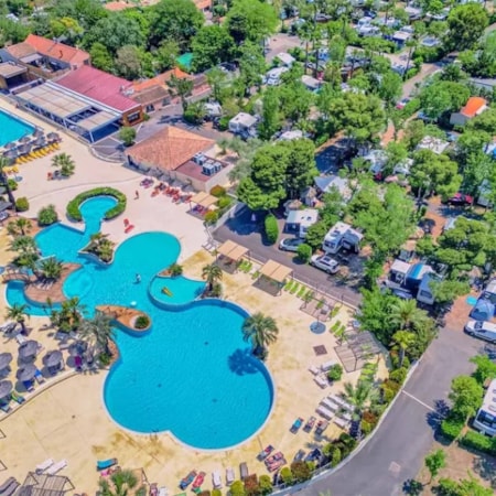 Camping Resort Les Champs Blancs