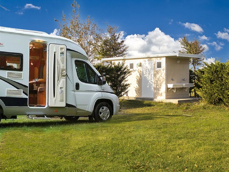 Standplaats Plus Comfort Auto caravan/ camper - 1 persoon in de prijs inbegrepen
