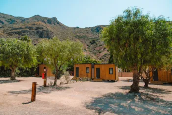 Stellplatz - Stellplatz Xl Mit Separater Einheit Mit Wc, Dusche, Miniküche Und Mini-Kühlschrank - Camping El Portus