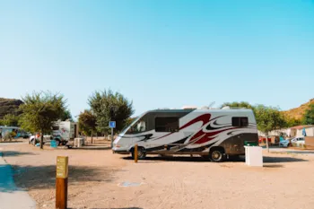 Stellplatz - Stellplatz Xl Mit Strom, Wasser Und Abwasser - Camping El Portus