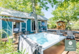 Cabane Luxe 2 Chambres/ 2 Salles De Bain/ Jacuzzi Cabane Luxe 2 Chambres/ 2 Salles De Bain/ Jacuzzi