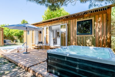 Cabane Luxe 2 bedroom/ 2 bathroms/ Jacuzzi