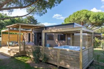 Mietunterkunft - Mobilheim Exklusiv - 2 Schlafzimmer - 2 Badezimmer - Spa - ROMANEE Ferme de la Serraz