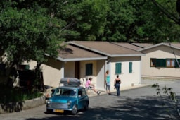 Location - Appartement Avec 2 Chambres - Camping Village Mugello Verde