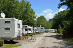 Pitch - Pitch For Trailer Tent - Camping Village Mugello Verde