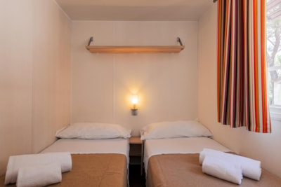 Mobile Home with 3 bedrooms — 7