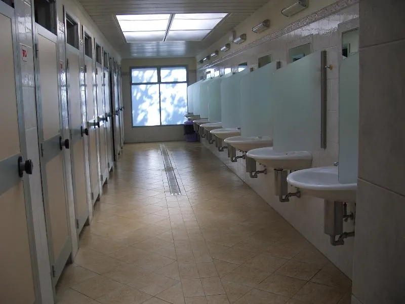 Emplacement Tente + Voiture Electricité Compris