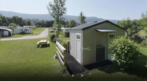 Stellplatz - Stellplatz Premium Sanitaire Privé - image n°2 - La Colombière