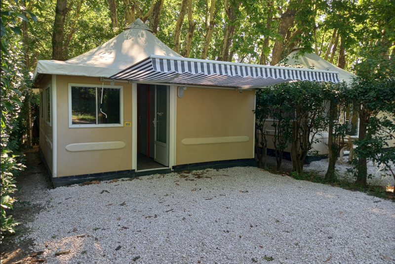 Bengali toilé bois max 4 persons (WITH WATER AND TOILETS)