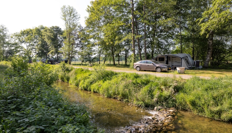 Emplacement Ruisseau (électricité + eau)