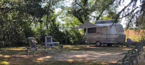 Emplacement - Emplacement Standard Caravane, Tente Ou Camping Car (Longueur Max De 8M) - image n°8 - Camping les Ripettes