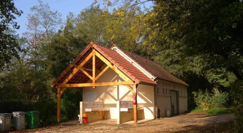 Forfait Emplacement Libre 2 Personnes Avec Électricité