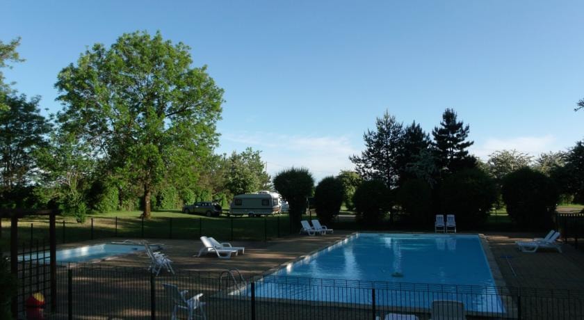 Camping La Croix d'Arles — Photo 1