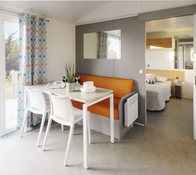 Mobil-home adapted to the people with reduced mobility