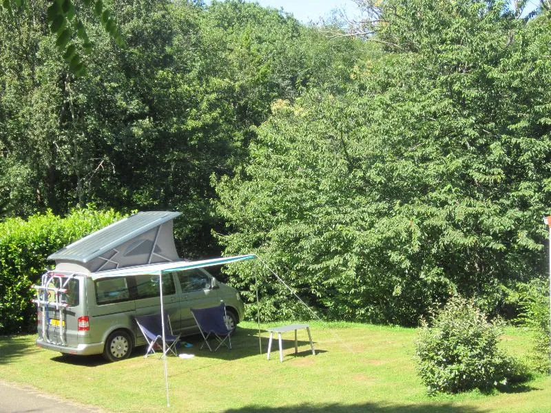 Forfait Nature Sans Éléctricité (1 Tente, Caravane Ou Camping-Car / 1 Voiture)