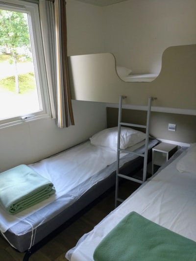 Mobile home Comfort 24 m² (2 bedrooms - TV) with sheltered terrace 9 m²