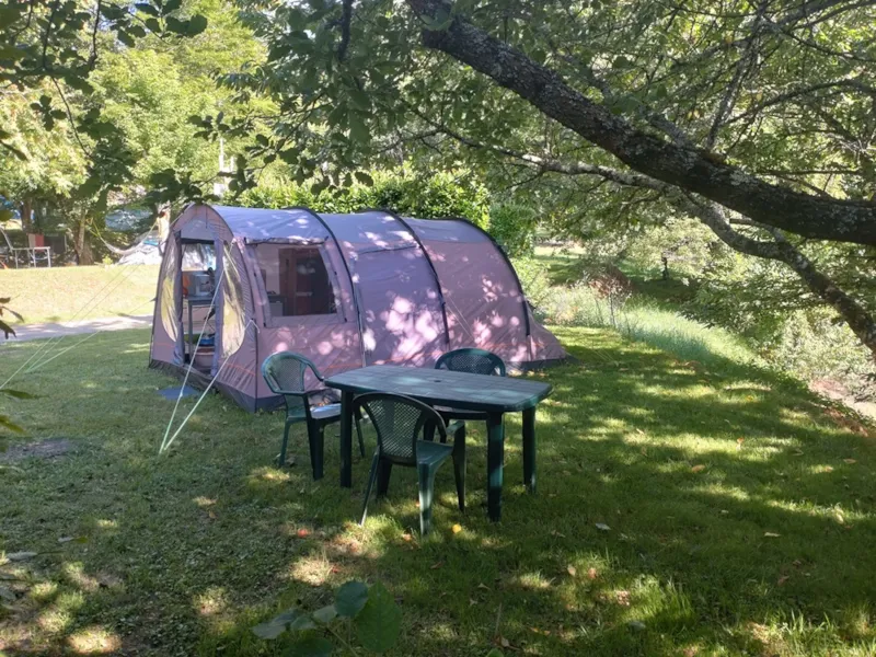 Forfait Confort (Électricité 10A / 1 Tente, Caravane Ou Camping-Car / 1 Voiture)