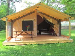 Location - Tente Lodge Victoria 30M² / 2 Chambres - Terrasse Couverte (Sans Sanitaires) - Camping Du Vieux Château