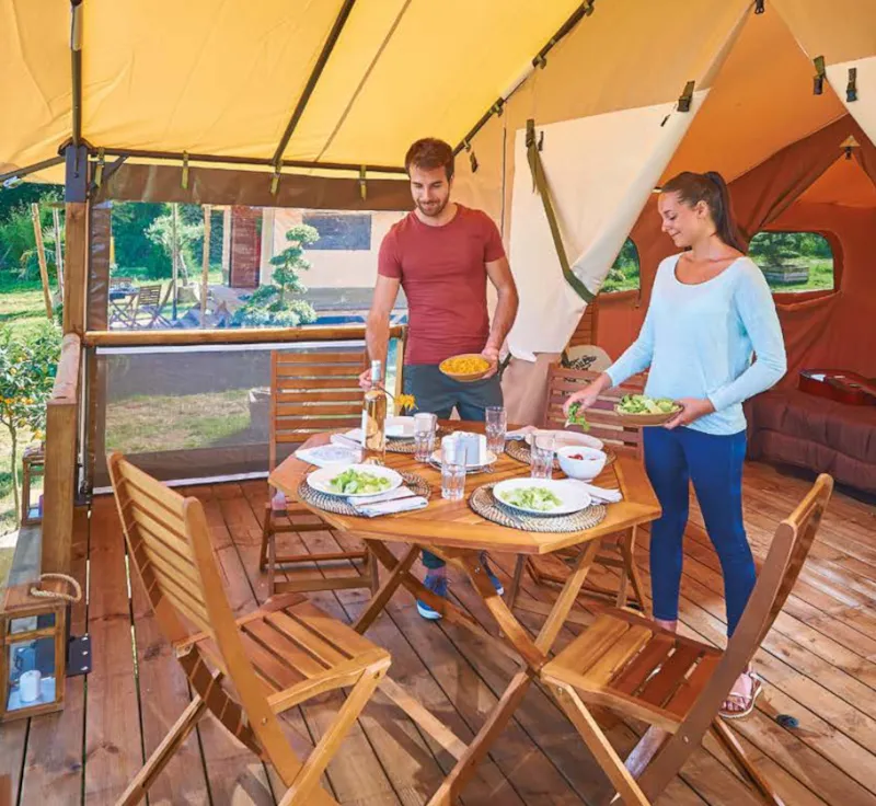 Tente Lodge Victoria 30M² / 2 Chambres - Terrasse Couverte (Sans Sanitaires)